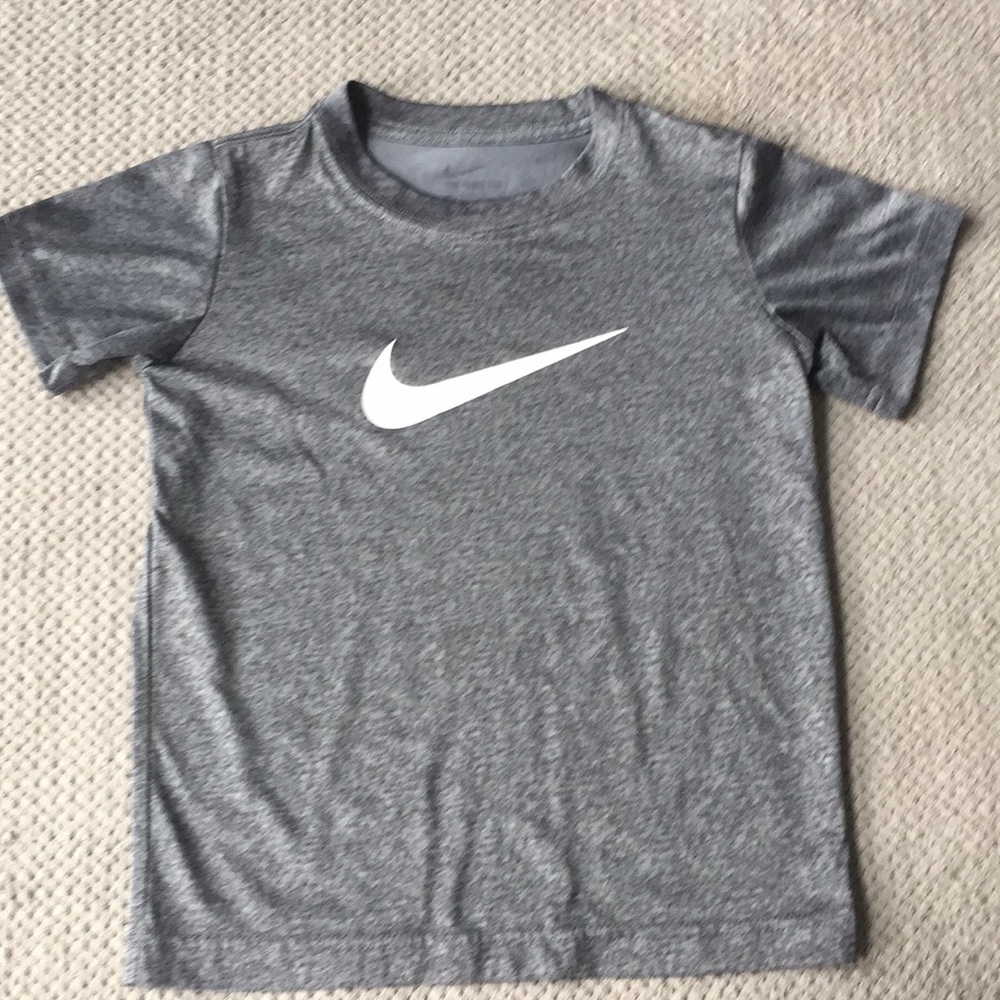 Nike grey drifit t shirt